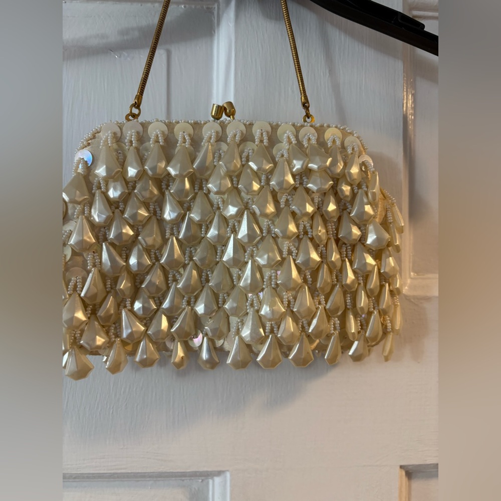 Elegant Cream Beaded Purse